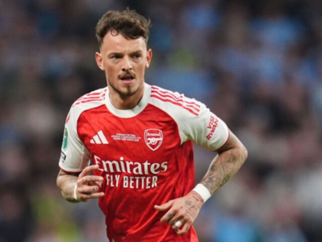 "Everton" "Arsenal"ın müdafiəçisi ilə marqlanır