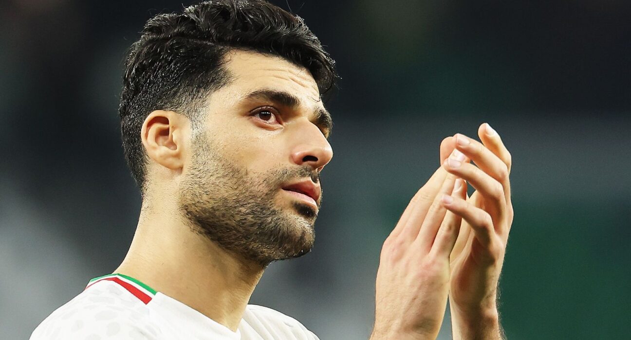 İranlı futbolçu: “Turnirdən çıxmağımız üçün hər şeyi edirlər”