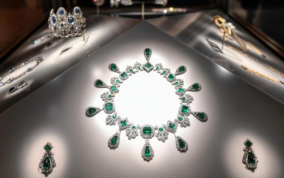 Luvr muzeyini qarət edənlər futbol matçı zamanı həbs olundular