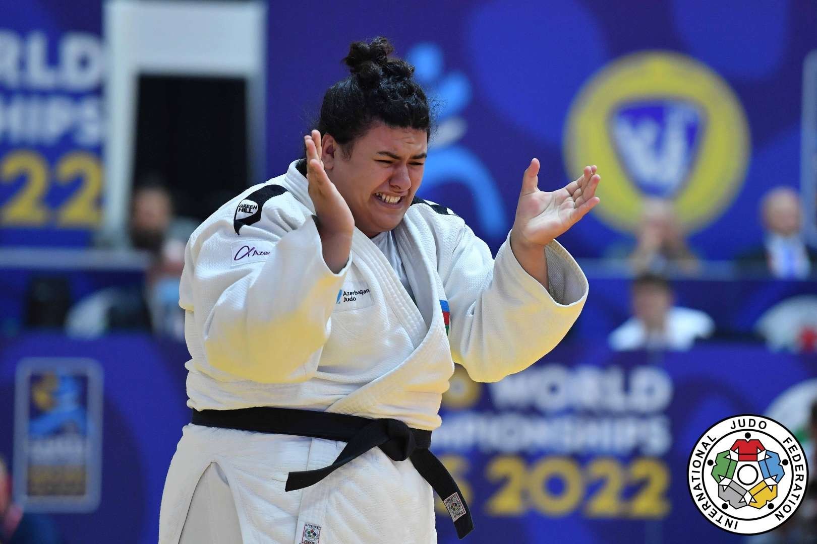 Nigar Süleymanova Qratsda fəx kürsüdə