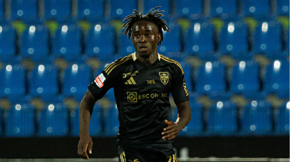 "Qalatasaray" 18 yaşlı yarımmüdaifəçini "rənglərinə bağlamağa" yaxındır