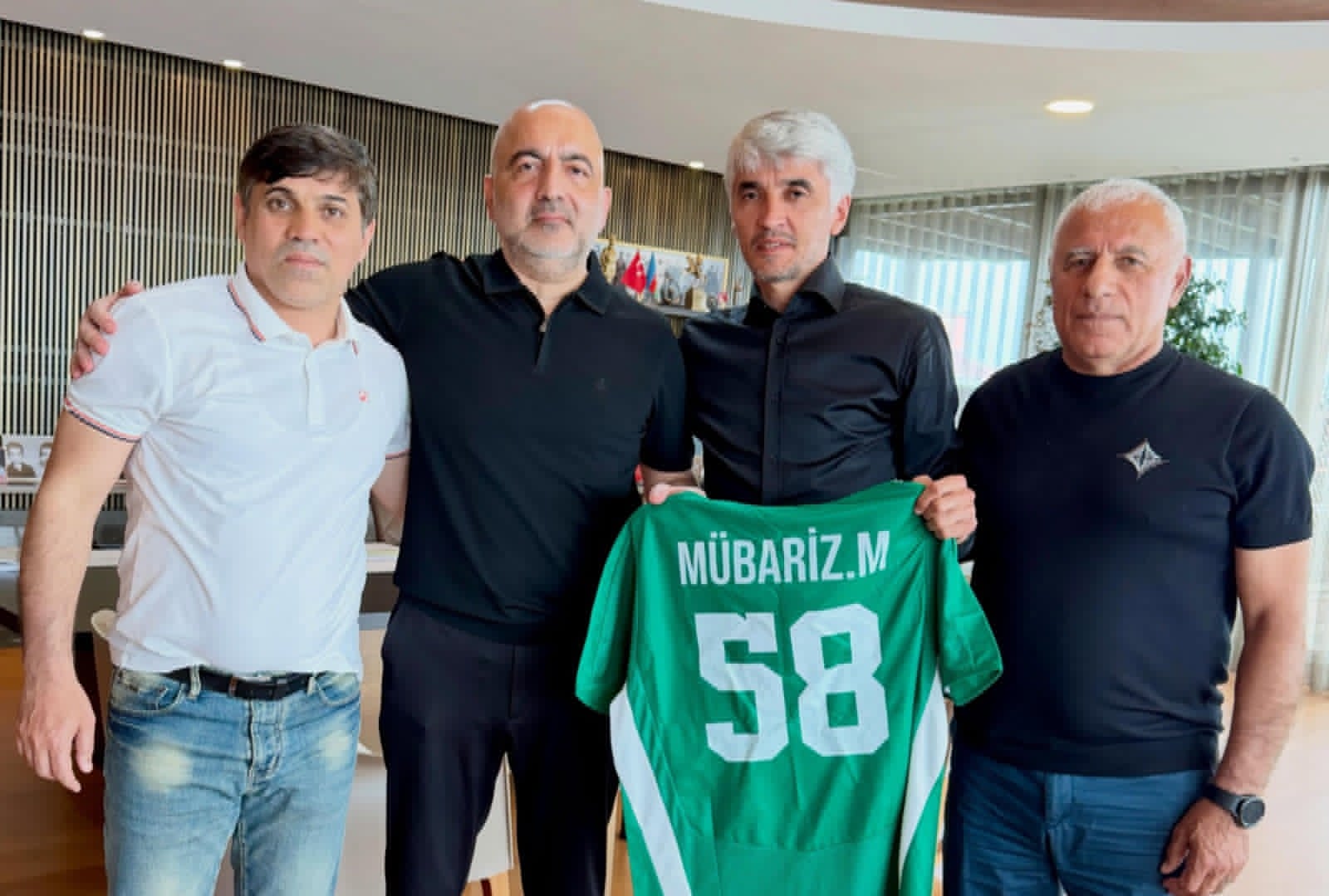 “Xəzər Lənkəran” həsrəti: Mübariz Mənsimovdan diqqətçəkən paylaşım