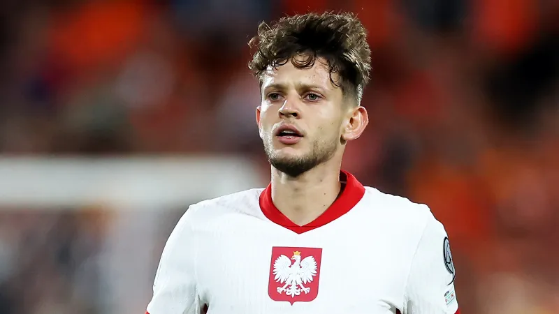 "Fənərbaxça" yarımmüdafiəçisini Fransa klubuna satdı