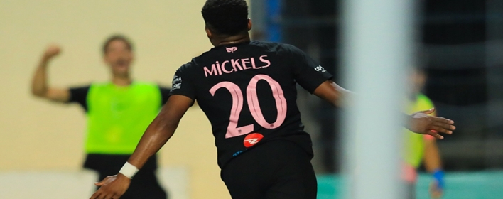 Coy-Lens Mikels bunu bacaran 101-ci futbolçu oldu