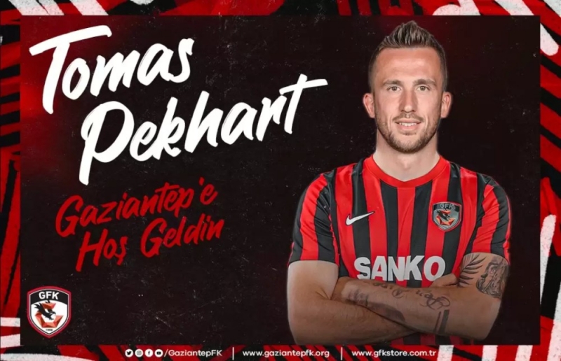 Emrelinin keçmiş komanda yoldaşı Super Liqa klubunda