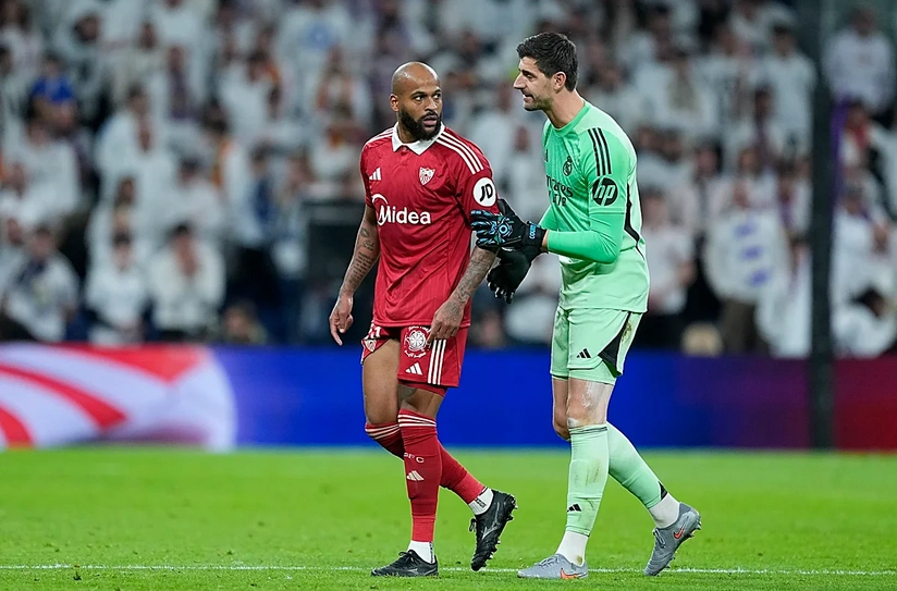 İspaniya Kral Futbol Federasiyası "Sevilya"nın futbolçusuna ağır cəza verib