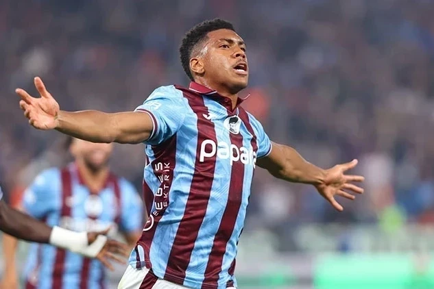 "Trabzonspor" hücumçusu yayda "Zenit"ə keçə bilər