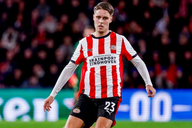 Niderland millisinin üzvü "Fənərbaxça"ya keçir