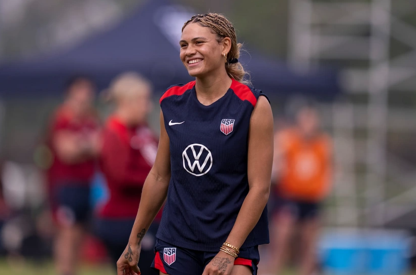 Dünyanın ən çox maaş alan qadın futbolçusu