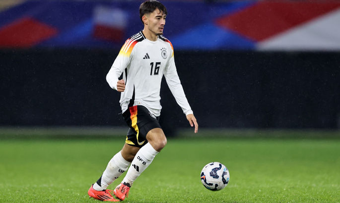"Borussiya"nın alman yarımmüdafiəçisi Cənubi Koreya millisində oynayacaq