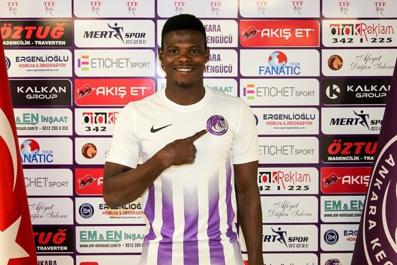 Azərbaycanlı futbolçuya nigerli rəqib