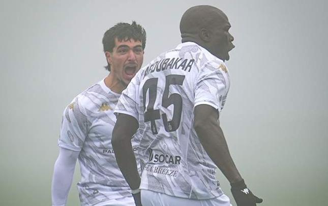 Dramatik oyunda vurulan 4 qol - Video