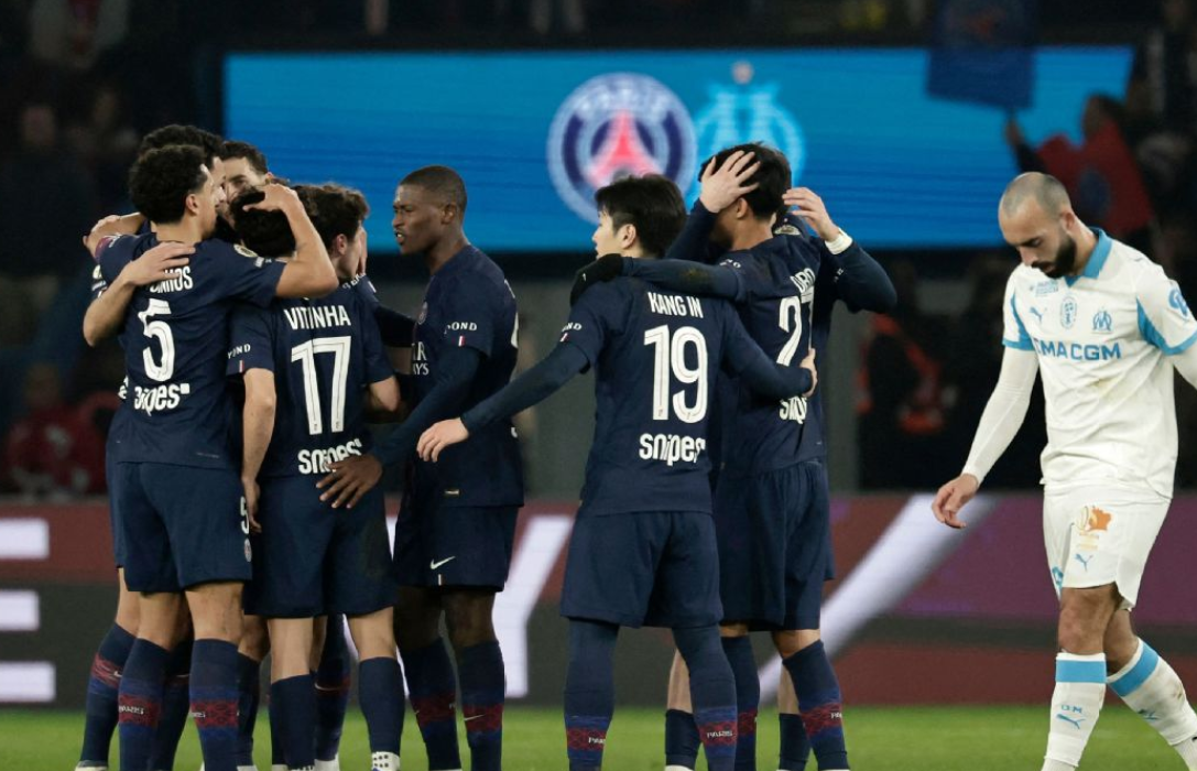 Parislilər “qırmızı şeytanlar”a qarşı