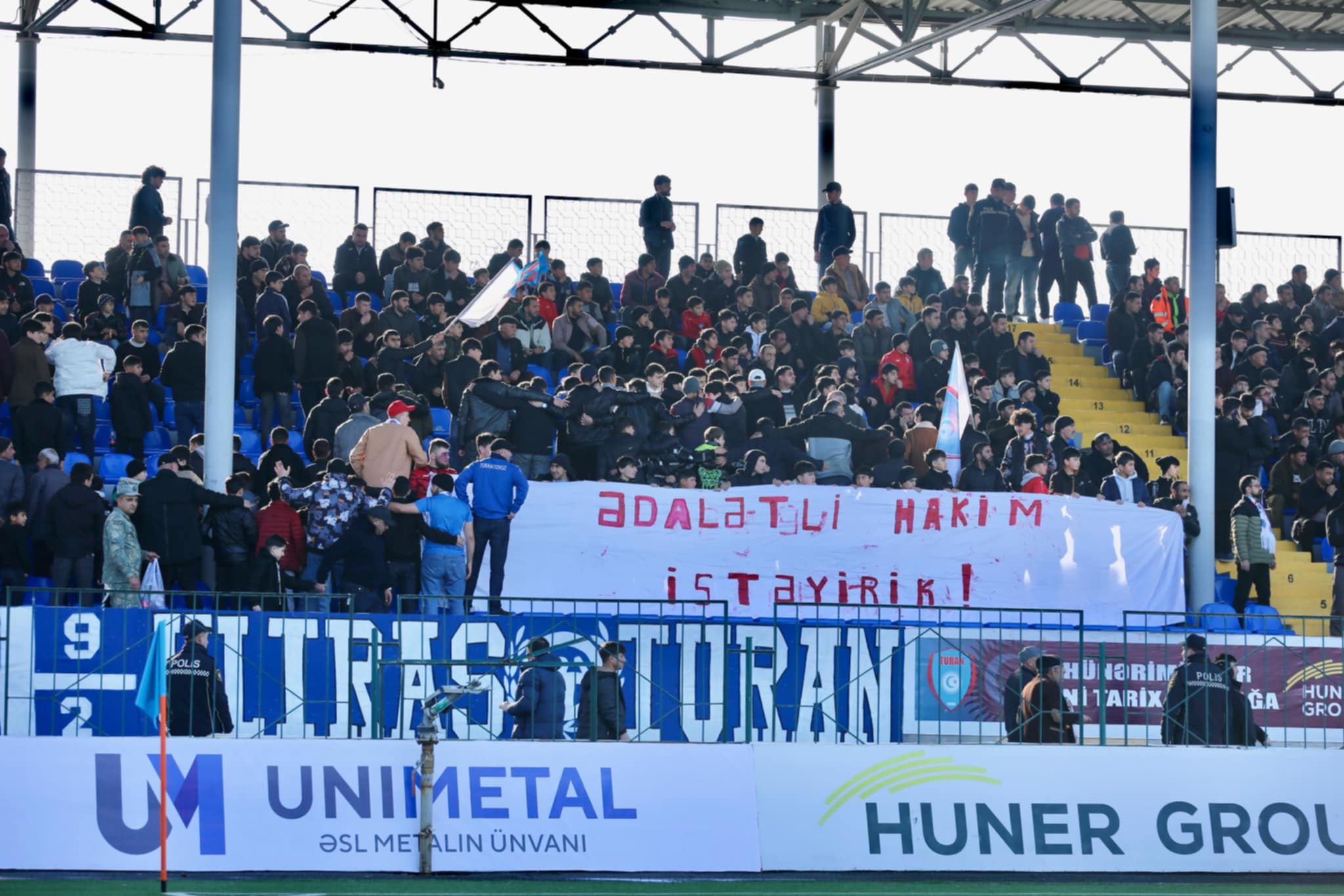 Tovuz azarkeşlərindən oyundan öncə etiraz