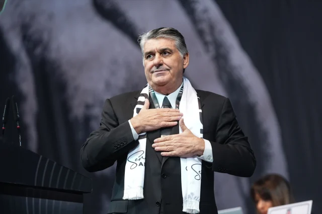 "Beşiktaş"ın prezidenti Salahın transferindəki problemləri açıqladı
