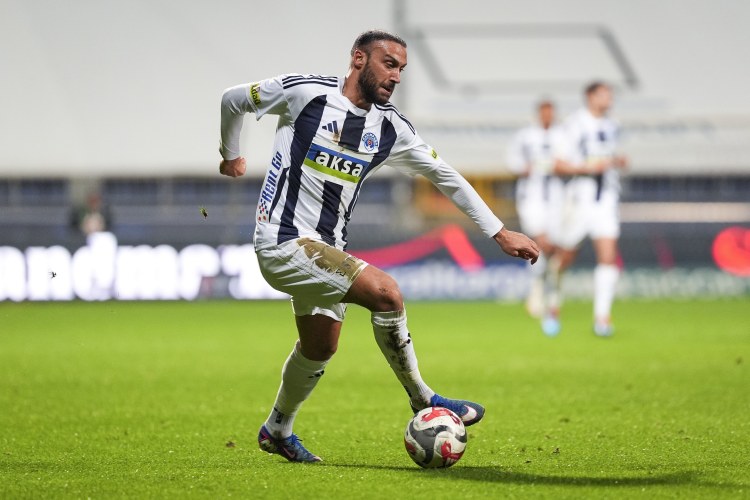 Cenk Tosun İstanbul klubu ilə anlaşdı