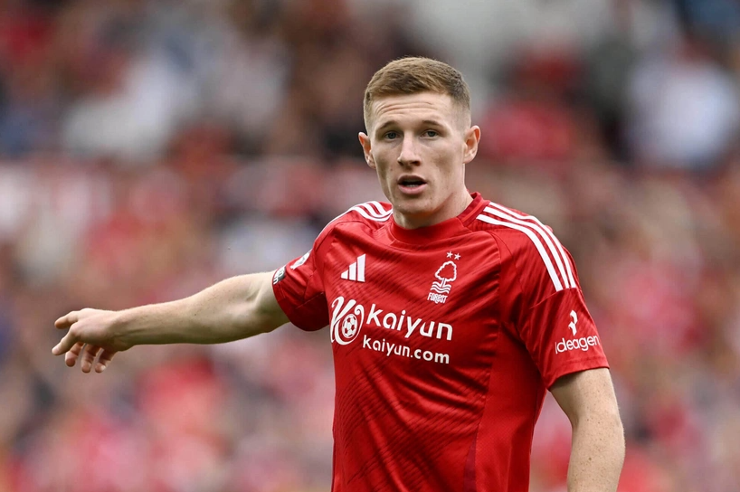 İngiltərə millisinin futbolçusu klubunu dəyişə bilər