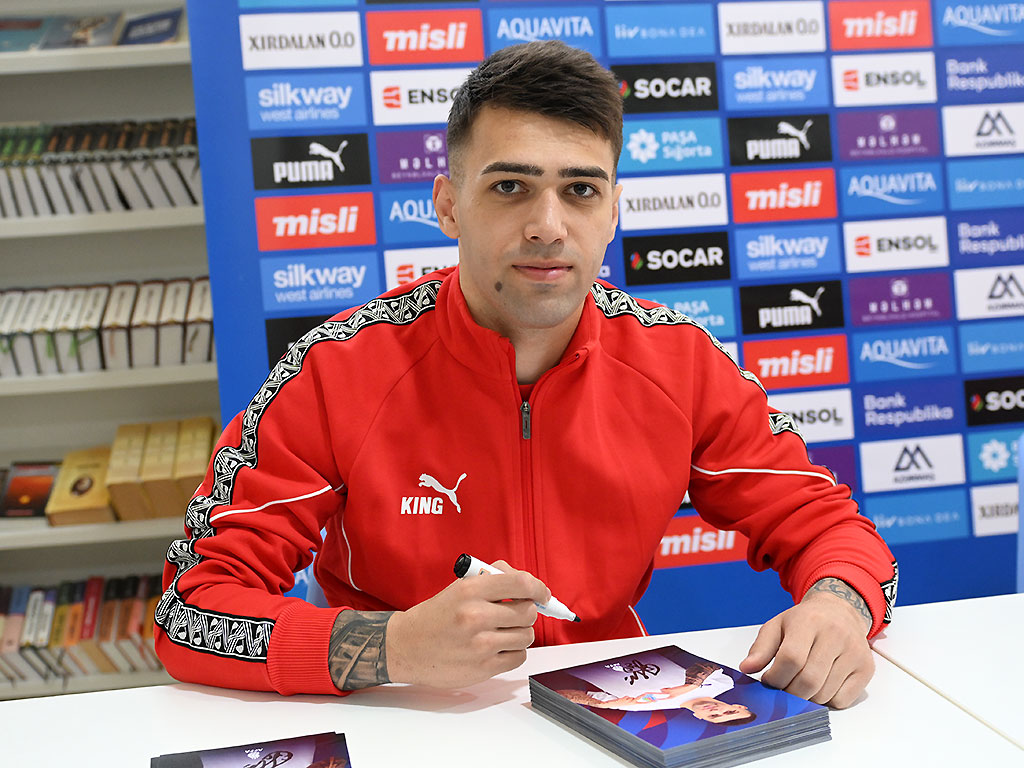 Rüstəm Əhmədzadə: “Aramızda liderliyi üzərinə götürə biləcək futbolçu yoxdur” - Müsahibə