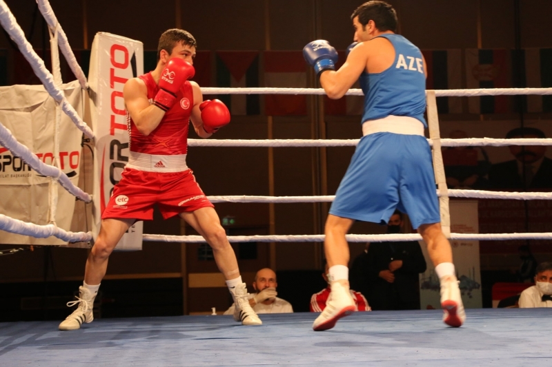 Boksçularımızdan Boğaziçi turnirində 7 medal