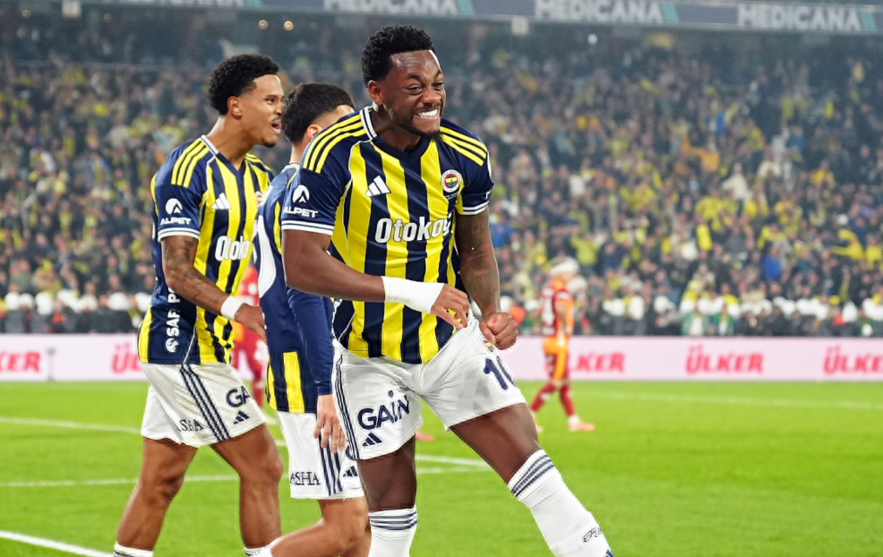 “Fənərbağça”nın sabiq hücumçusu “Qalatasaray”a keçir