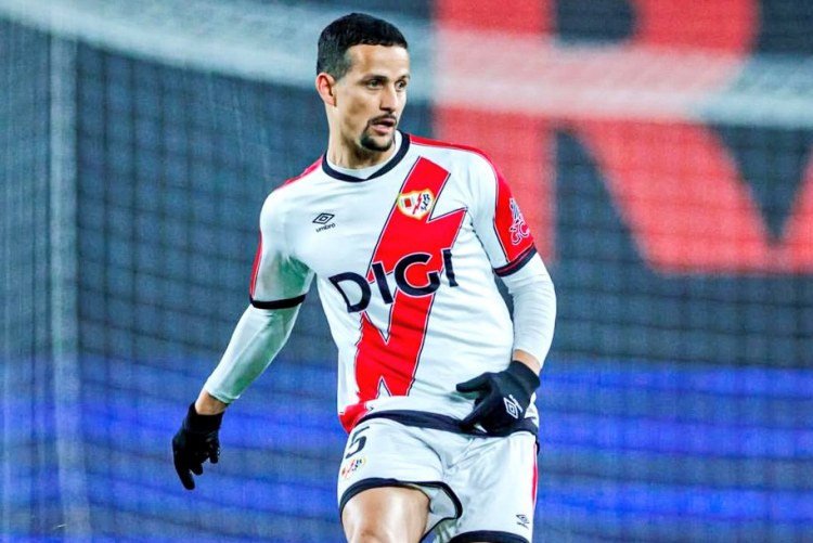 İtaliyalı müdafiəçi "Milan" və "Barselona"nın hədəfində