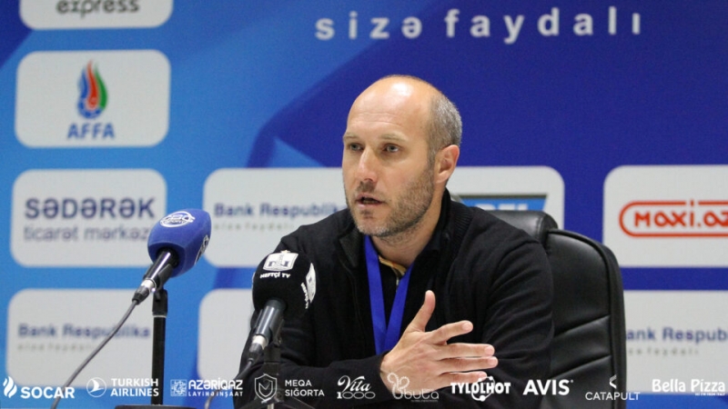 Samir Abasovla keçmişdən gələcəyə: "Bunu biləsiniz ki, "Neftçi"də kreslom yoxdu, ordan-burdan stul götürüb otururam hələ ki"