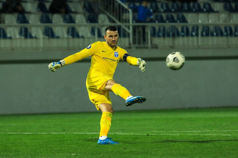 200-ə çatan 10-cu qapıçı