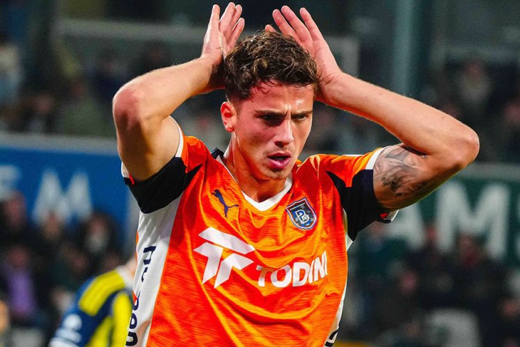 Türkiyə millisinin hücumçusu "Qalatasaray"a keçə bilər