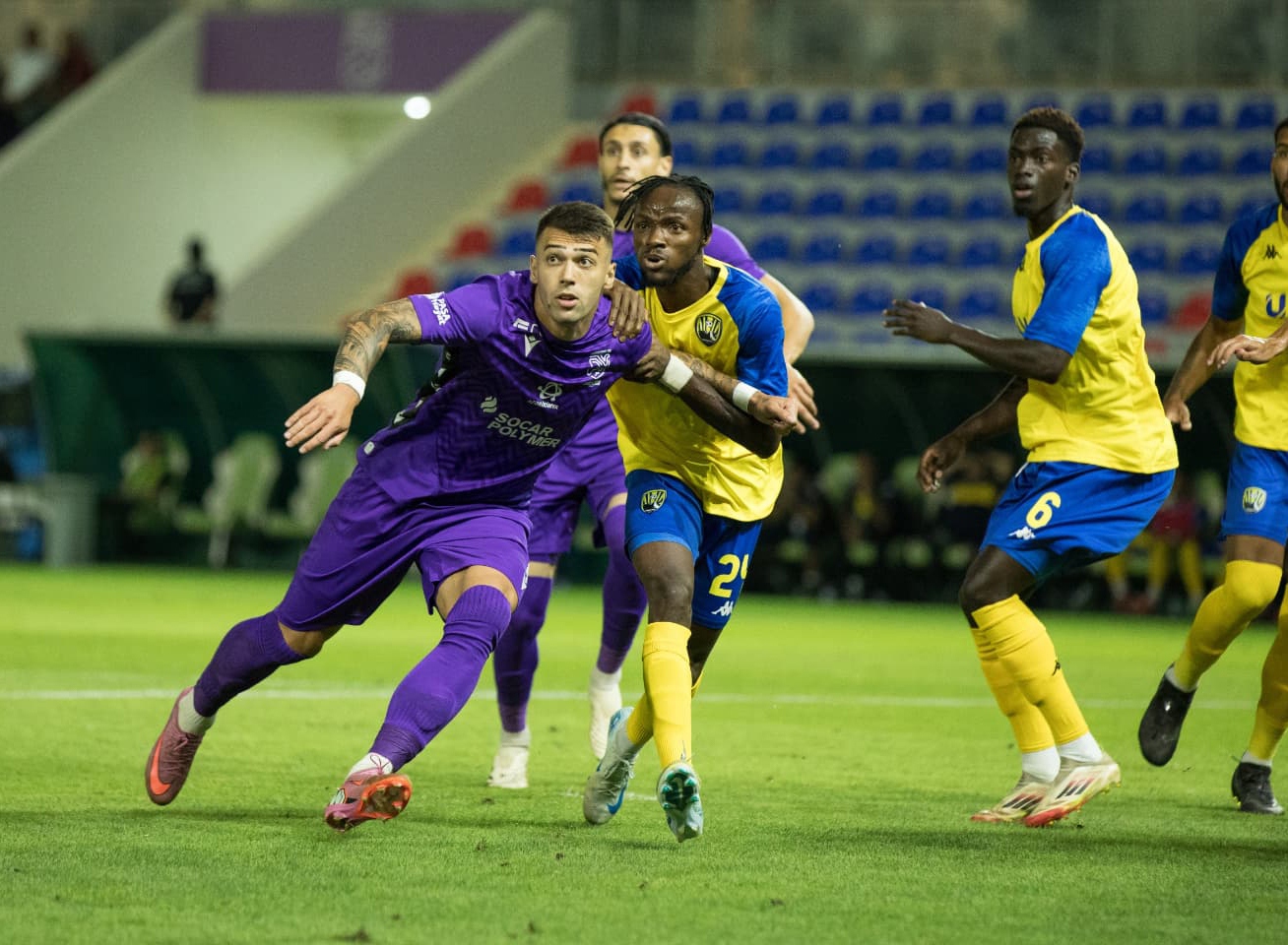 İlk turun mənzərəsi: Ehtiyatlı oyun, “qısır” futbol
