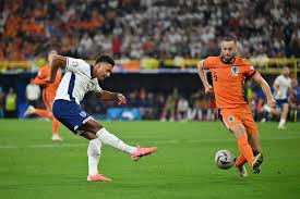 Niderland - İngiltərə oyununun ən yaxşısı