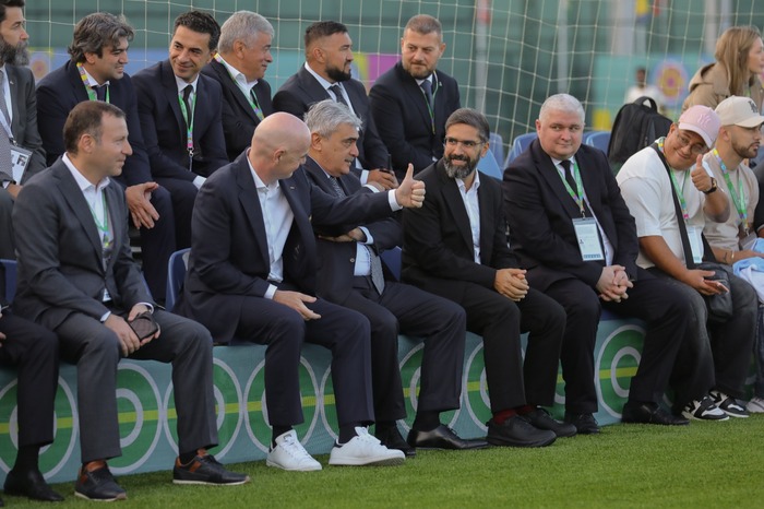 İnfantino FIFA U-15 Dünya Çempionatının ilk günündə Hövsana baş çəkdi
