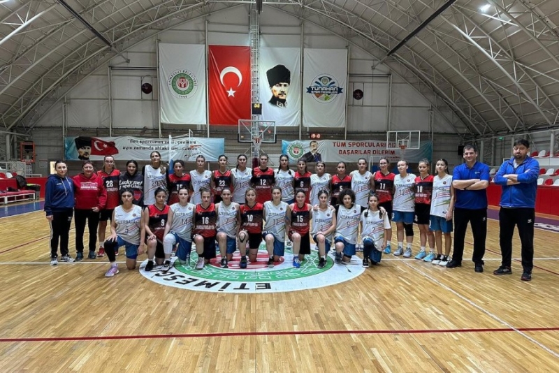 Yığmamız Türkiyə klubuna qalib gəldi