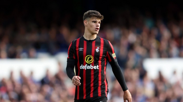 "Mançester Siti" macar müdafiəçi üçün hərəkətə keçdi