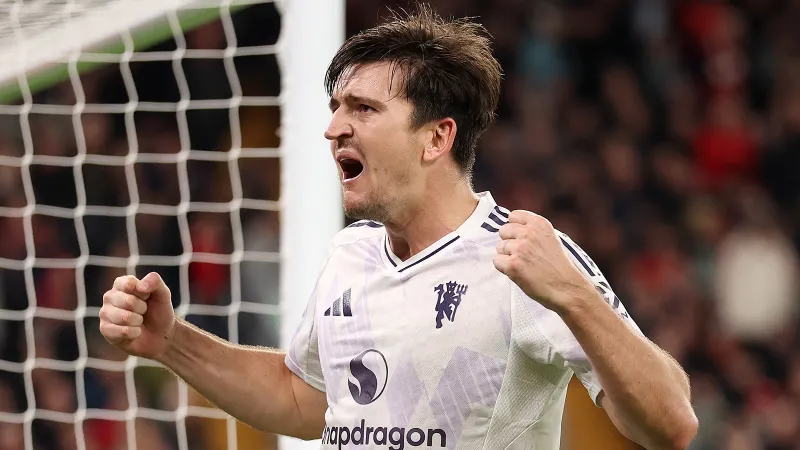 "Mançester Yunayted" müdafiəçiyə yeni müqavilə təklif etdi