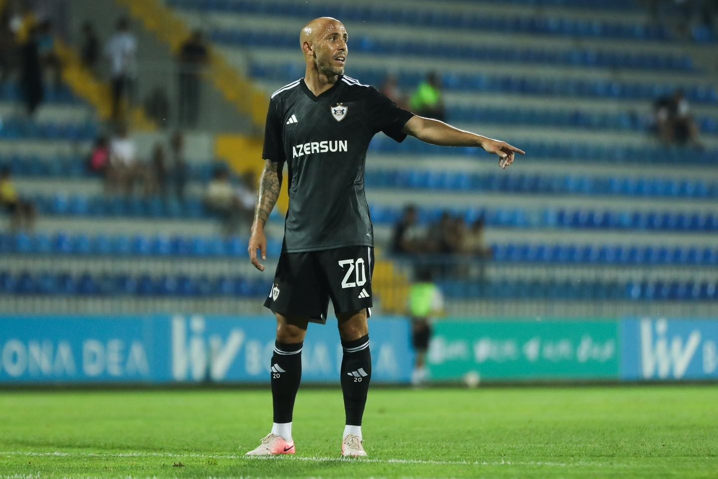 Riçard Almeyda "50"yə çatdı