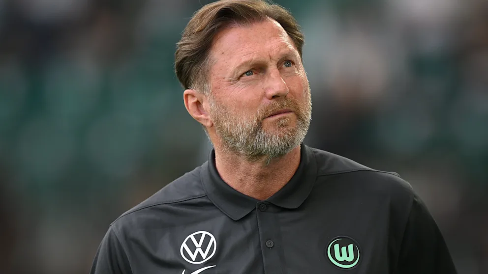 Bundesliqa klubu baş məşqçisini qovdu