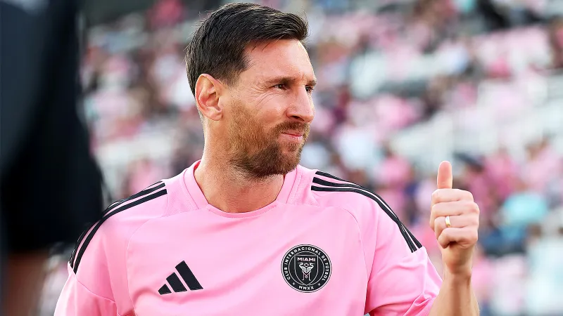 Lionel Messi "Barselona" ilə oyunda zədələnib