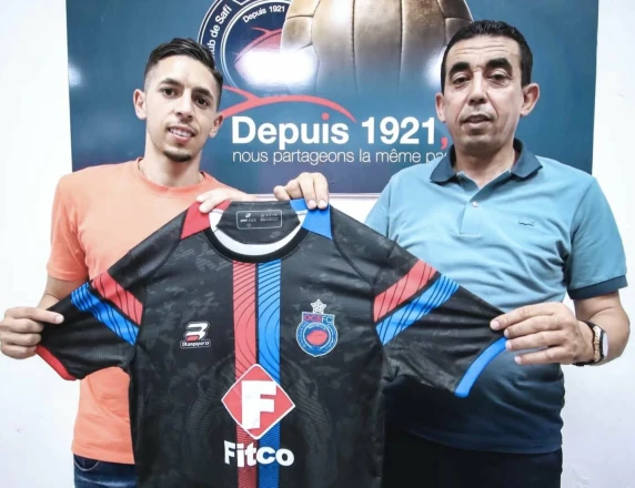 "Kəpəz"in sabiq futbolçusu ölkəsində top qovacaq