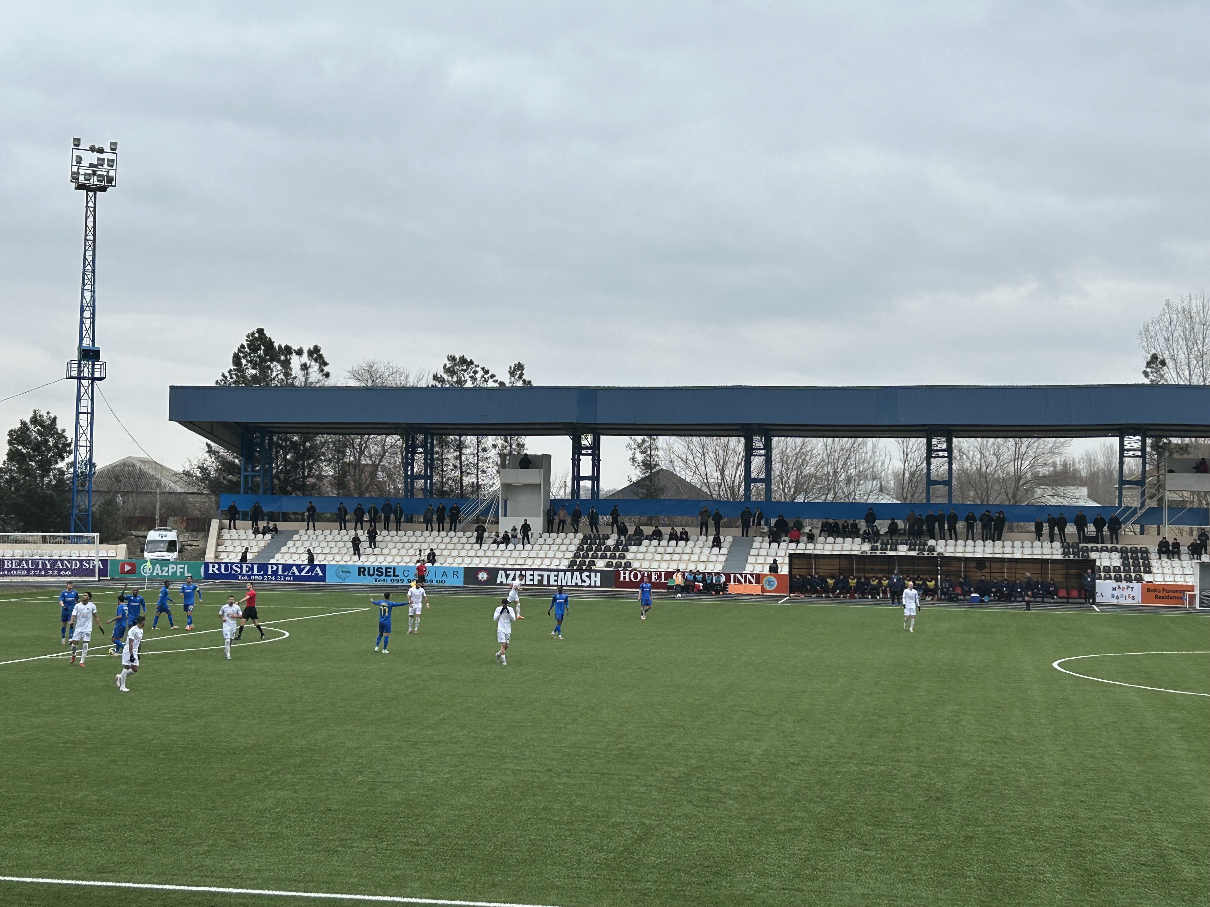 Qərb derbisində kim sevinəcək? - Oyun başladı