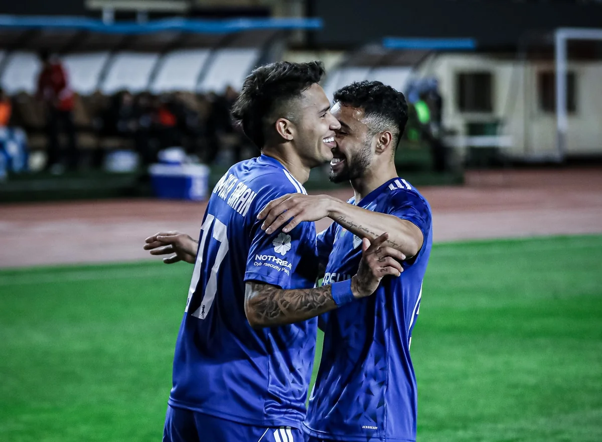 Kamilo Duran bunu bacaran 35-ci legioner oldu