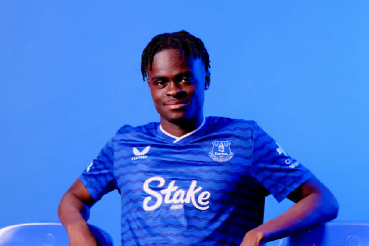 "Everton" ingiltərəli hücumçunu transfer etdi