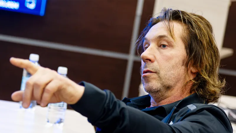 "Sabah"ın sabiq baş məşqçisinə tikanlı sözlər: "O, bazada qapı açırdı və ya toplara hava vururdu"