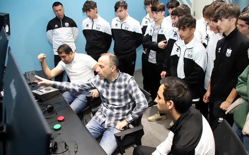 Şimşək bu dəfə yeniyetmə "Neftçi"lilərin suallarını cavablandırıb