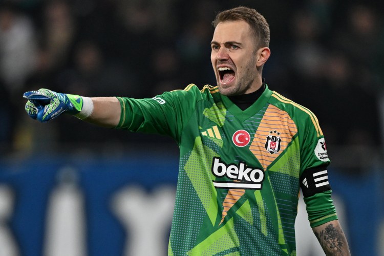 Sergen Yalçın iki futbolçunun "qələmini qırdı"