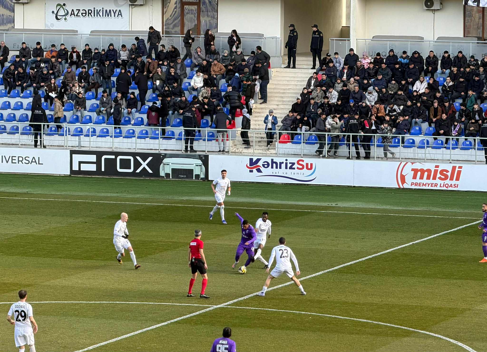 "Boz qurdlar" "kimyaçılar"a qarşı - Oyun başladı