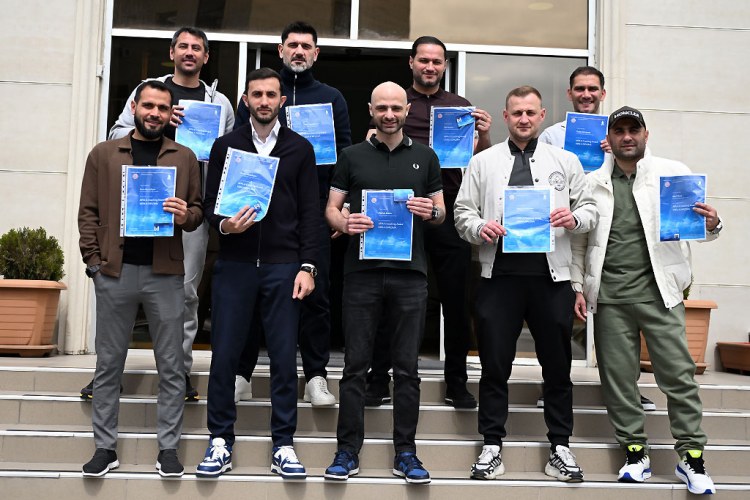 Millimizin sabiq üzvlərinə məşqçilik diplomları təqdim olundu