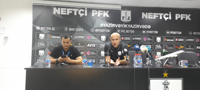 Abasov məğlubiyyətin əsas səbəbi, limitin götürülməsi və "Qarabağ" azarkeşlərinə verdiyi ağır cavab haqda: "Əlbəttə, onlar üçün Samirin getməyi yaxşıdı"