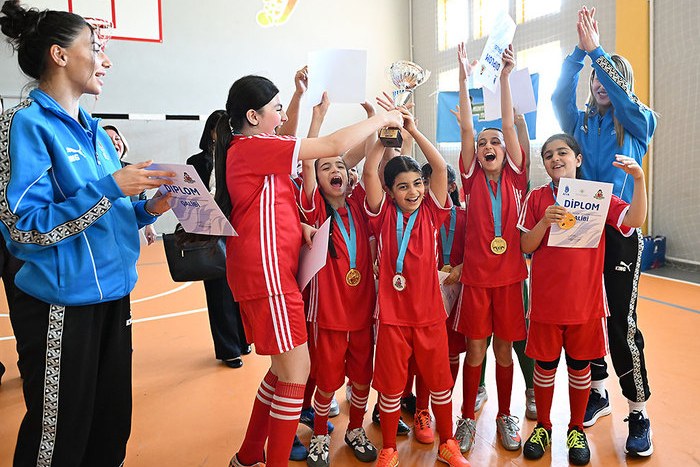 “Məktəbli Qızlar” turnirinə yekun vuruldu