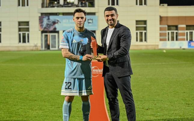 "Zirə"nin futbolçusu mükafatlandırıldı