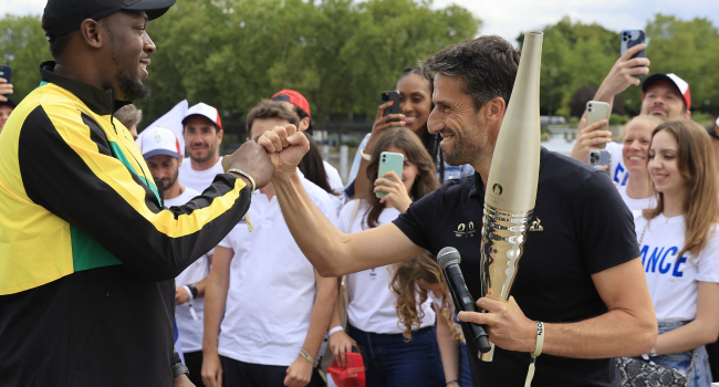 Paris olimpiadasının məşəli təqdim edildi